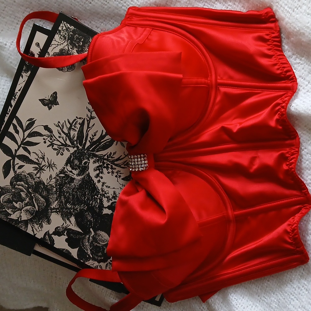 NWT FREE box/Victoria Secret bralette bustier GREAT for a VALENTINE  gift!!